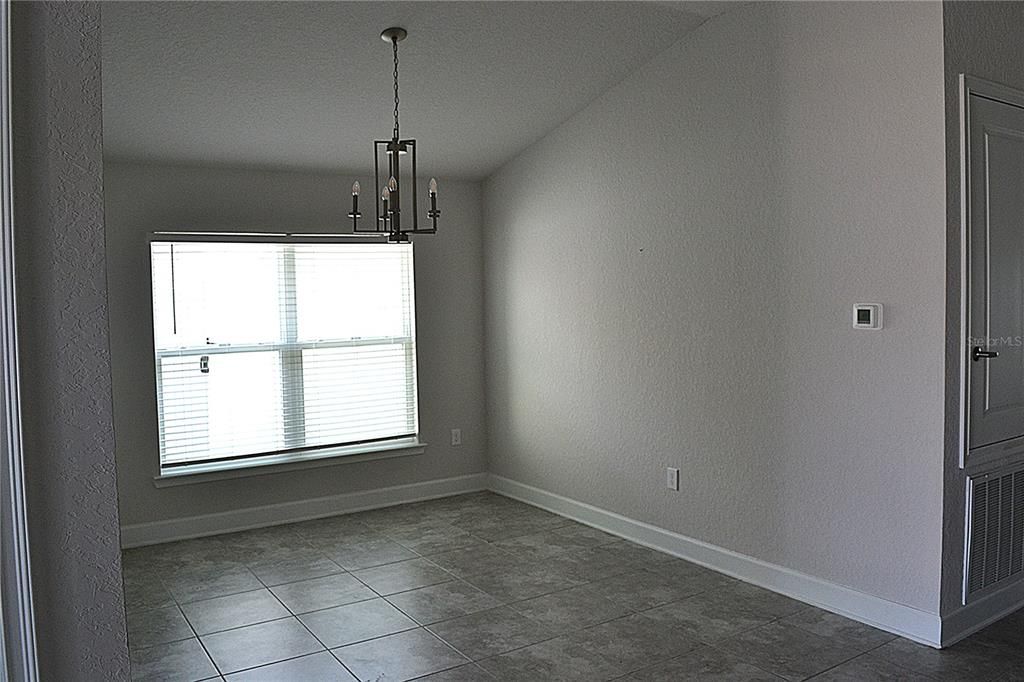 En Venta: $307,500 (4 camas, 2 baños, 1807 Pies cuadrados)