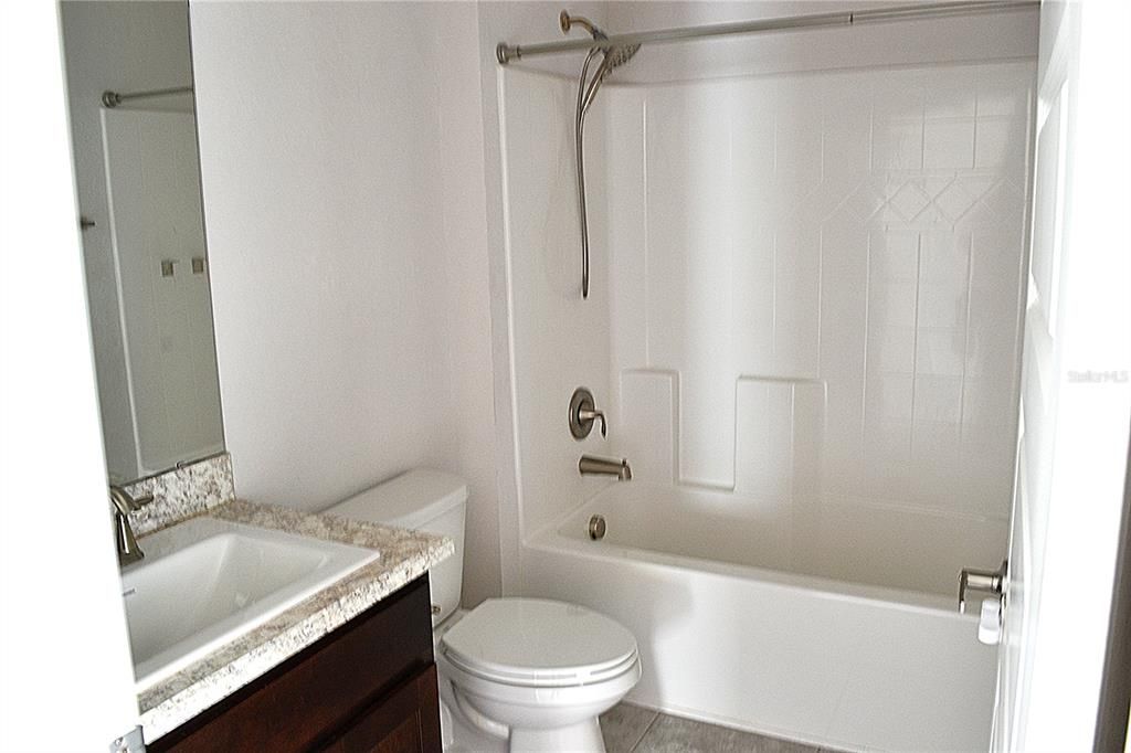 En Venta: $307,500 (4 camas, 2 baños, 1807 Pies cuadrados)