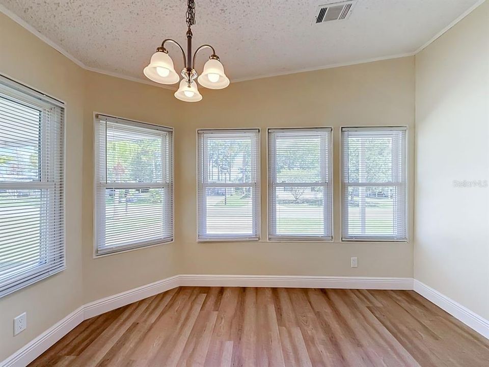 Activo con contrato: $195,000 (2 camas, 2 baños, 1352 Pies cuadrados)