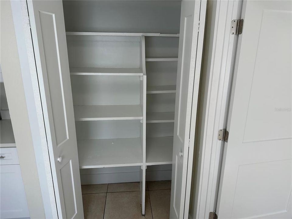 Activo con contrato: $309,000 (4 camas, 2 baños, 1328 Pies cuadrados)