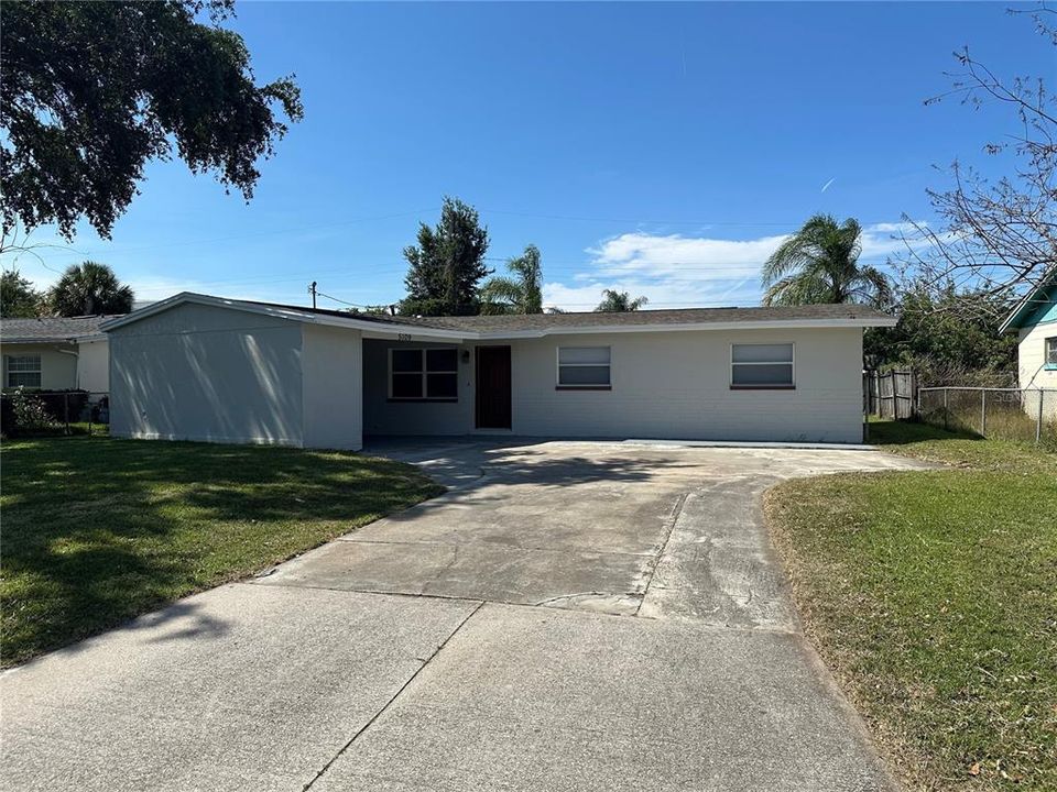 Activo con contrato: $309,000 (4 camas, 2 baños, 1328 Pies cuadrados)