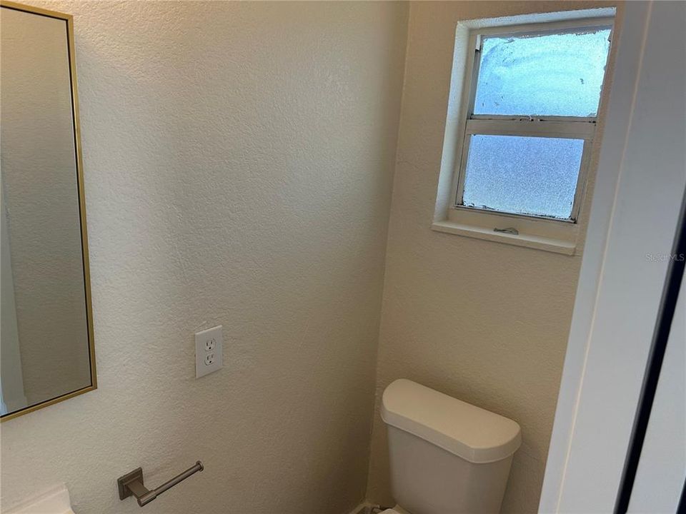Activo con contrato: $309,000 (4 camas, 2 baños, 1328 Pies cuadrados)