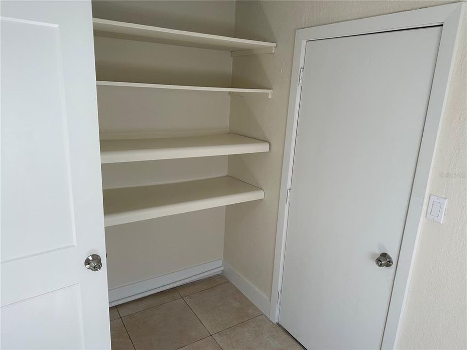 Activo con contrato: $309,000 (4 camas, 2 baños, 1328 Pies cuadrados)