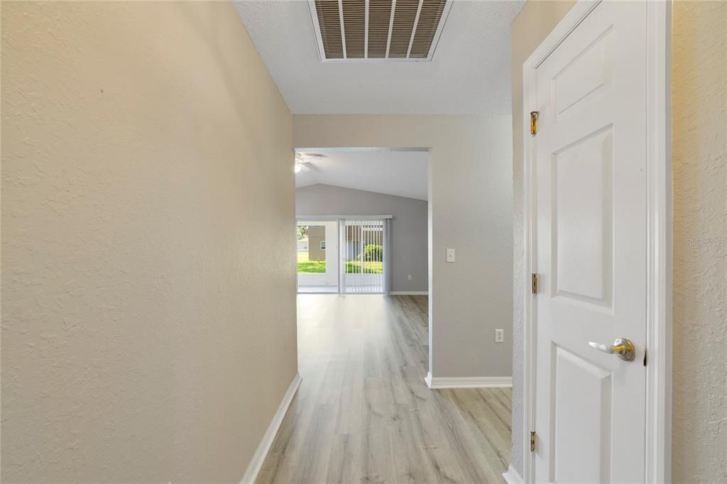 En Venta: $265,000 (4 camas, 2 baños, 1690 Pies cuadrados)