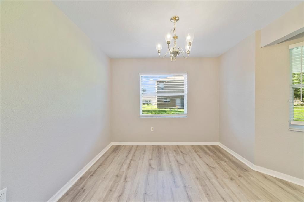 En Venta: $265,000 (4 camas, 2 baños, 1690 Pies cuadrados)
