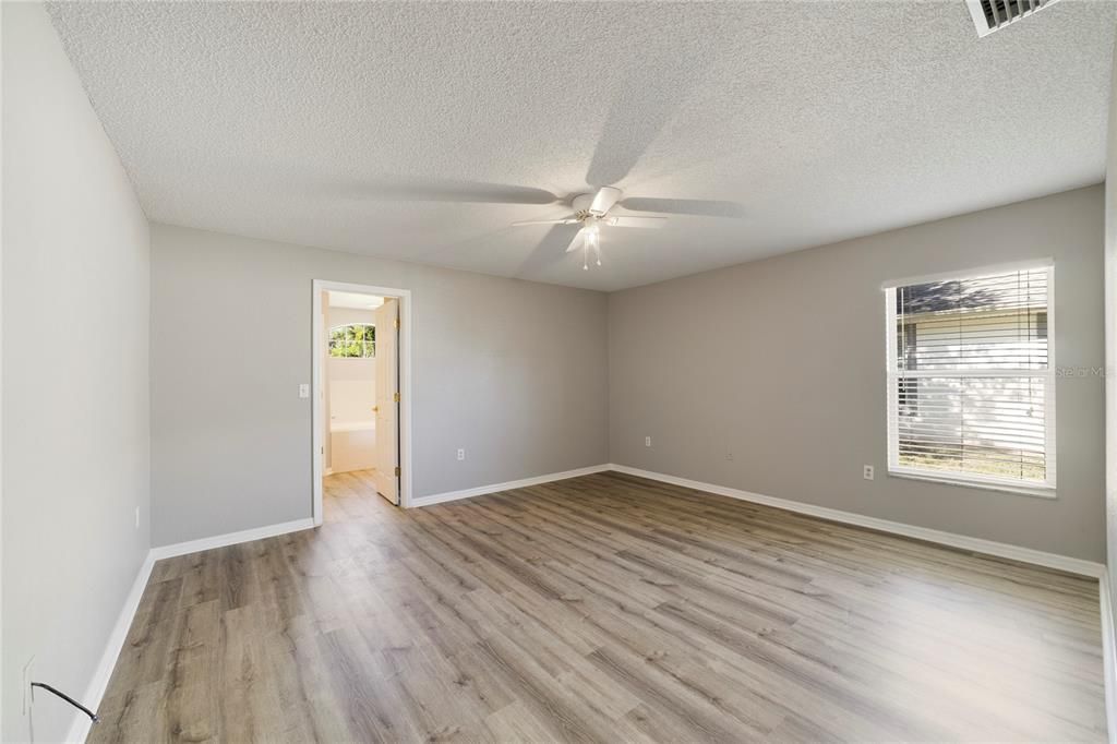 En Venta: $265,000 (4 camas, 2 baños, 1690 Pies cuadrados)