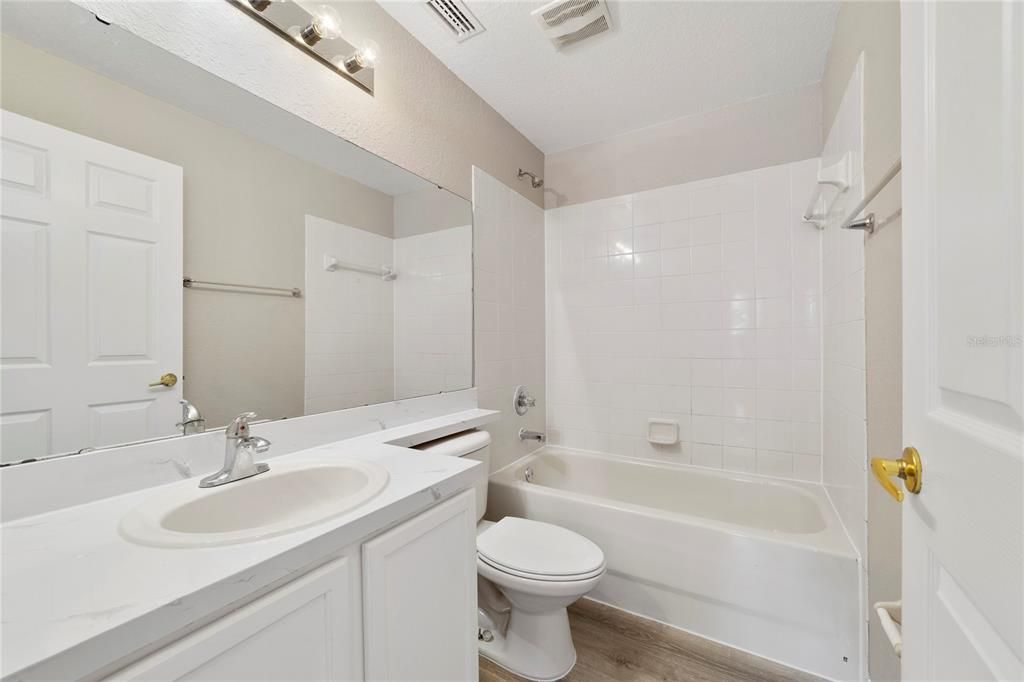 En Venta: $265,000 (4 camas, 2 baños, 1690 Pies cuadrados)