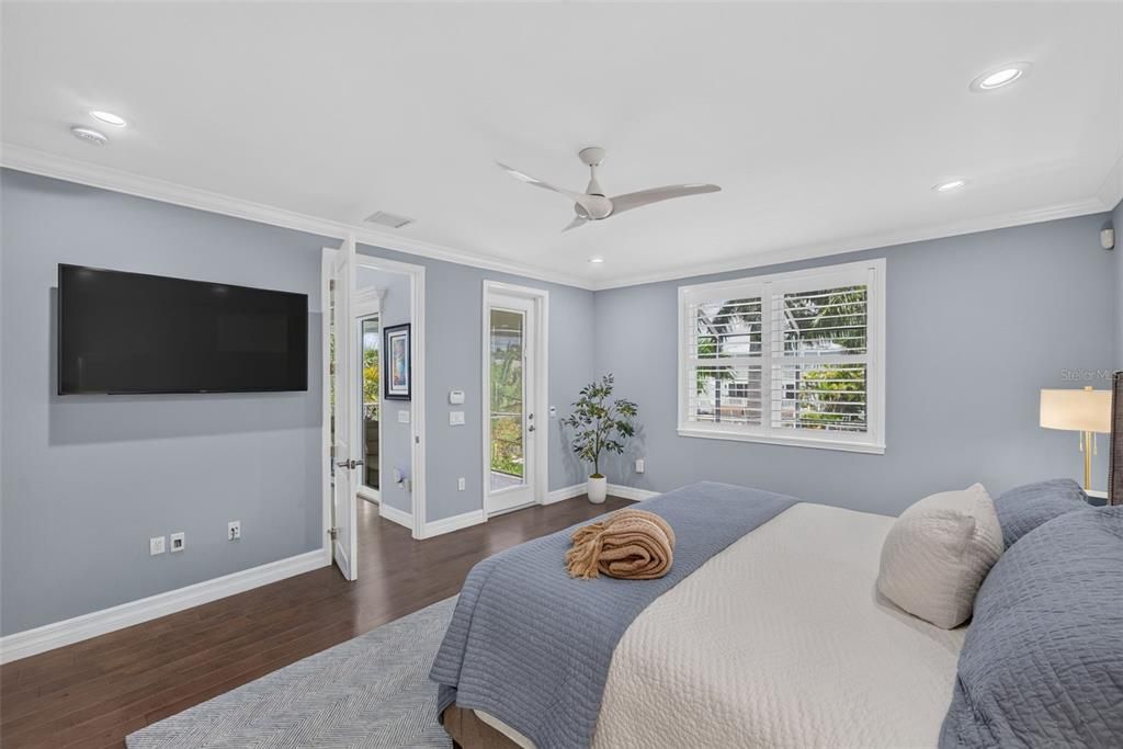 For Sale: $3,400,000 (5 beds, 4 baths, 3457 Square Feet)