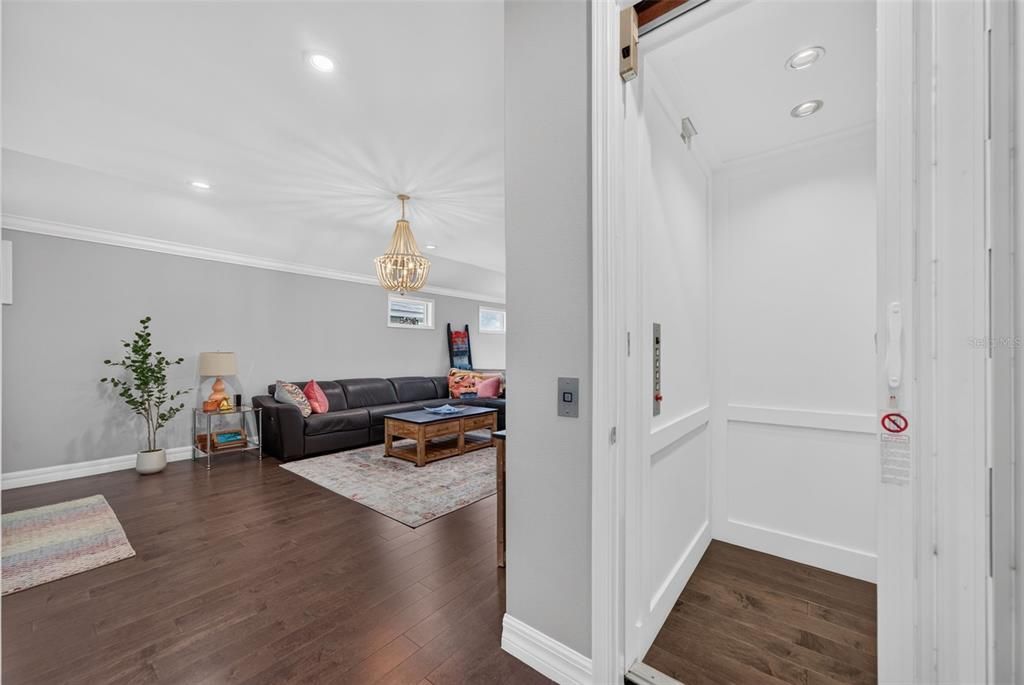 For Sale: $3,400,000 (5 beds, 4 baths, 3457 Square Feet)