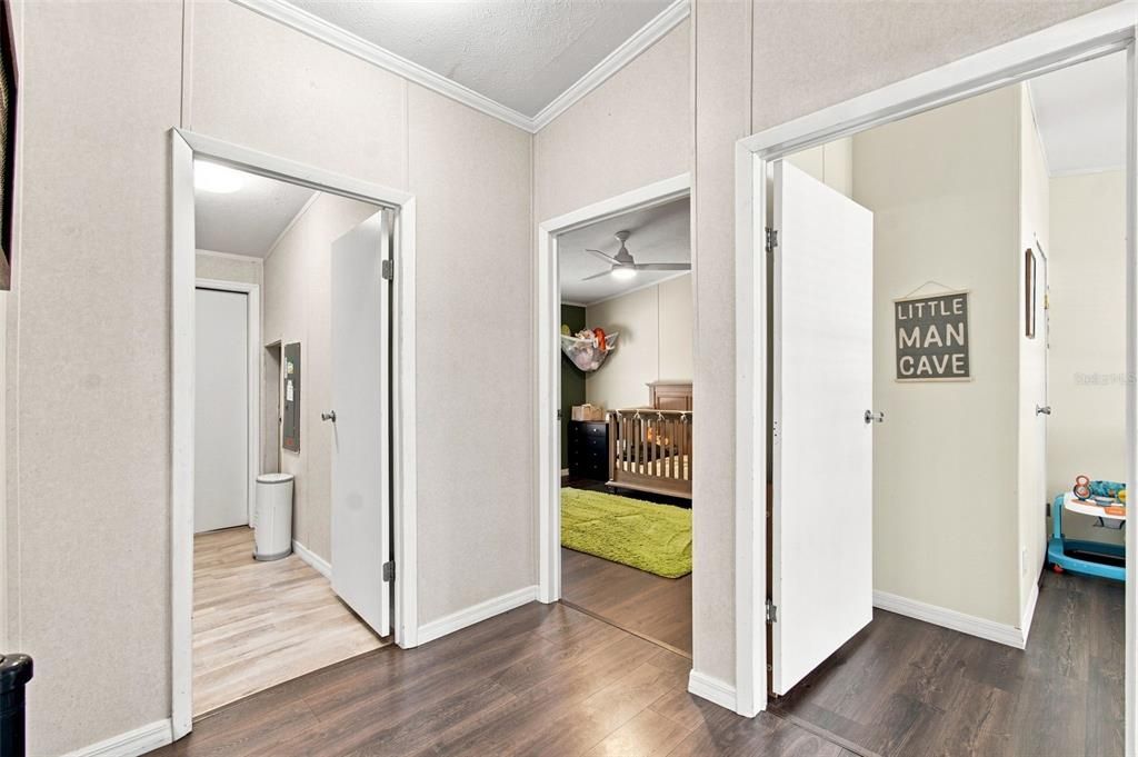 На продажу: $300,000 (3 спален, 2 ванн, 1728 Квадратных фут)