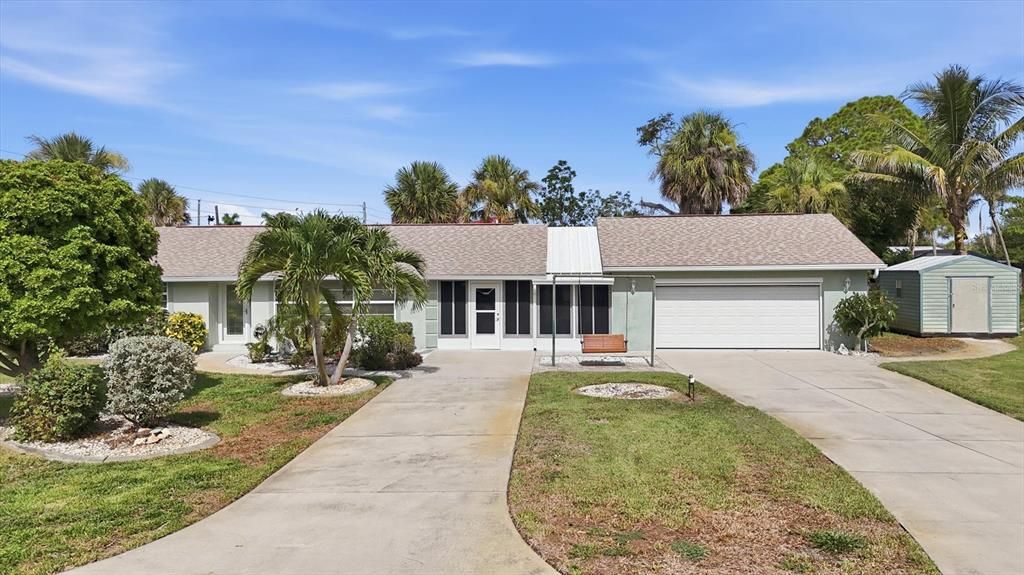 For Sale: $289,000 (2 beds, 1 baths, 830 Square Feet)