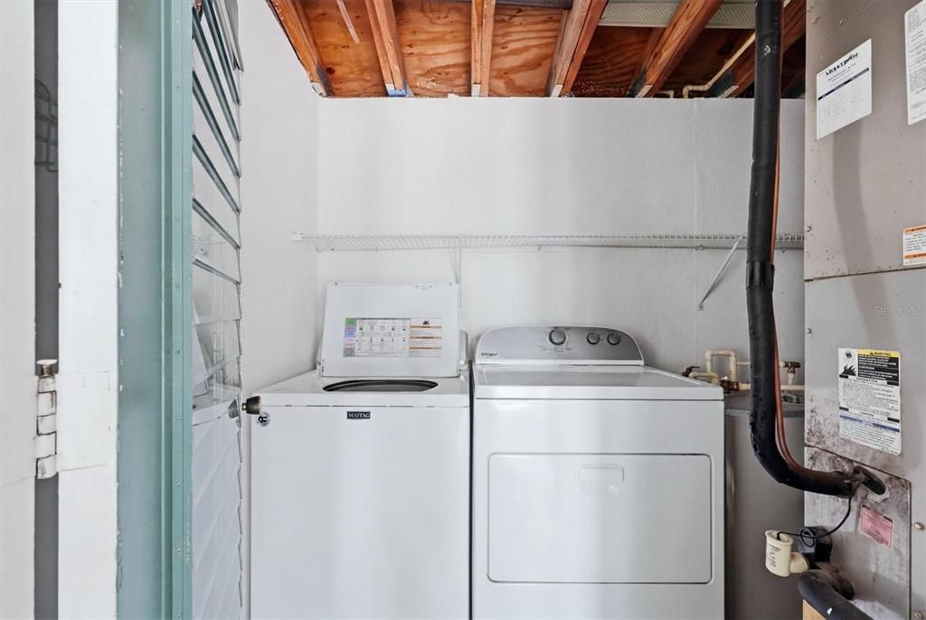 For Sale: $289,000 (2 beds, 1 baths, 830 Square Feet)