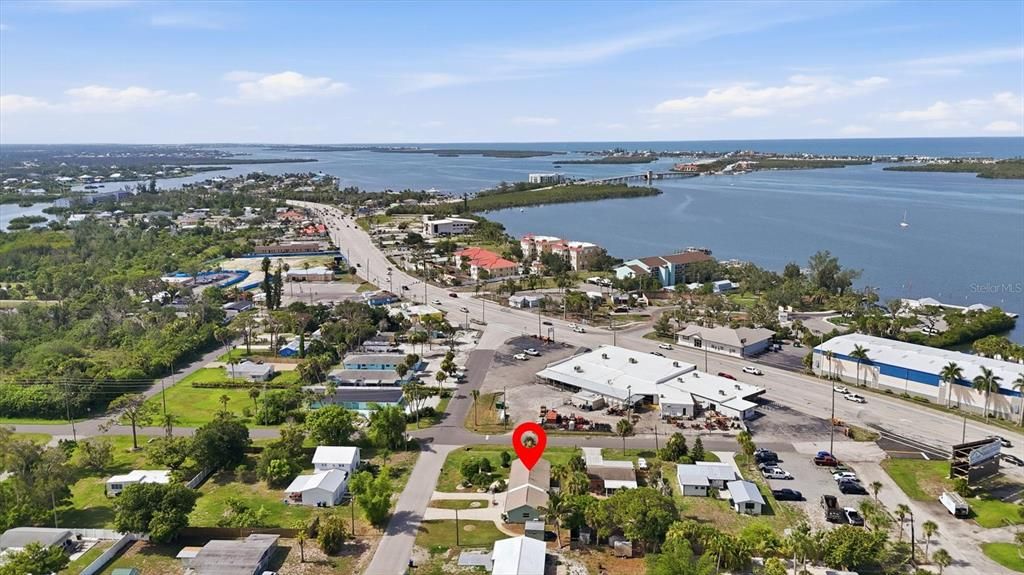 For Sale: $289,000 (2 beds, 1 baths, 830 Square Feet)