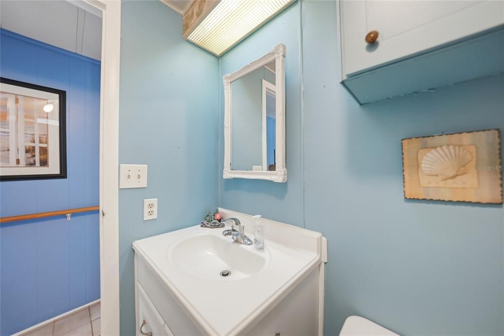 For Sale: $138,500 (2 beds, 2 baths, 964 Square Feet)