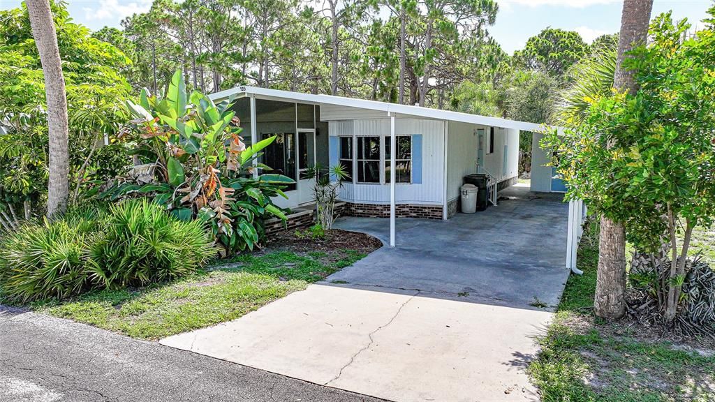 For Sale: $138,500 (2 beds, 2 baths, 964 Square Feet)