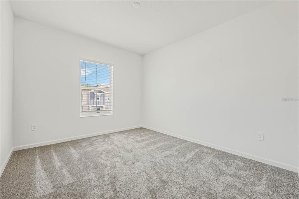 For Rent: $2,100 (3 beds, 2 baths, 1834 Square Feet)