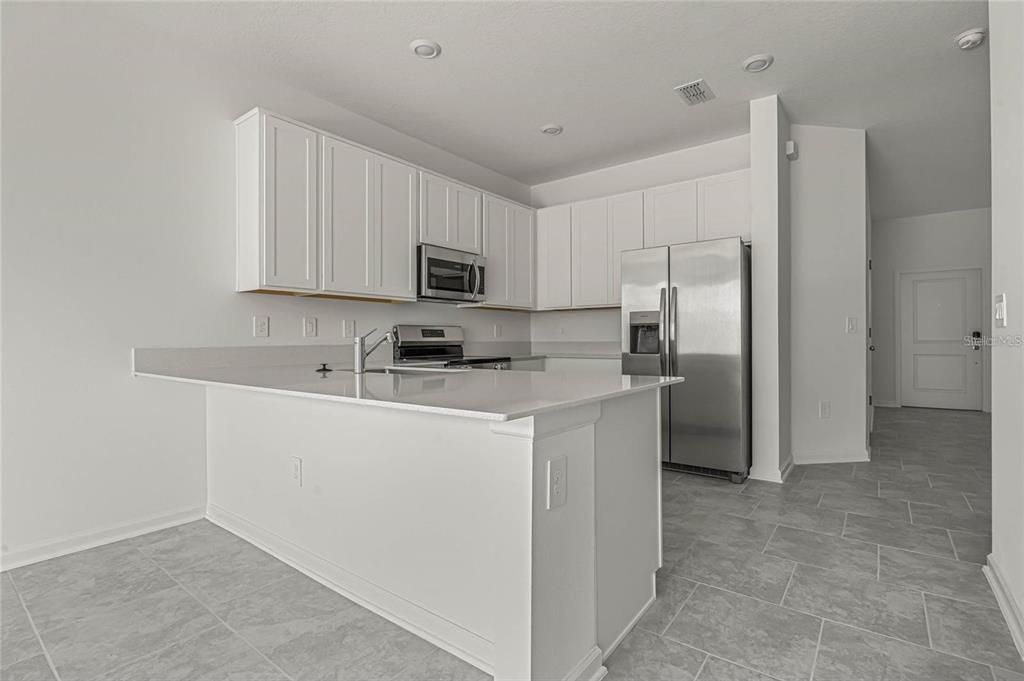 For Rent: $2,100 (3 beds, 2 baths, 1834 Square Feet)