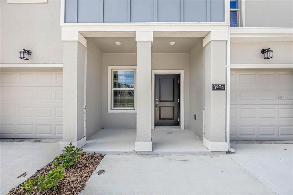 For Rent: $2,100 (3 beds, 2 baths, 1834 Square Feet)