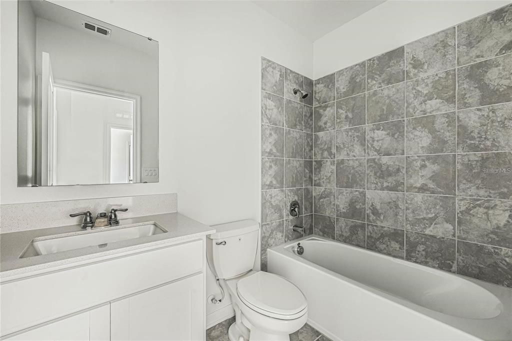 For Rent: $2,100 (3 beds, 2 baths, 1834 Square Feet)