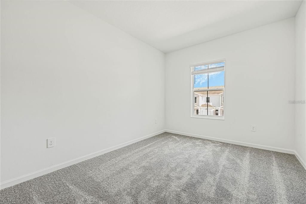 For Rent: $2,100 (3 beds, 2 baths, 1834 Square Feet)