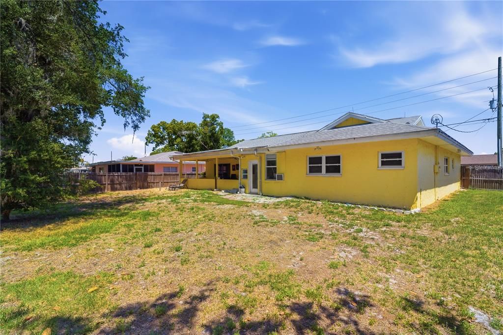 En Venta: $280,000 (4 camas, 2 baños, 1565 Pies cuadrados)