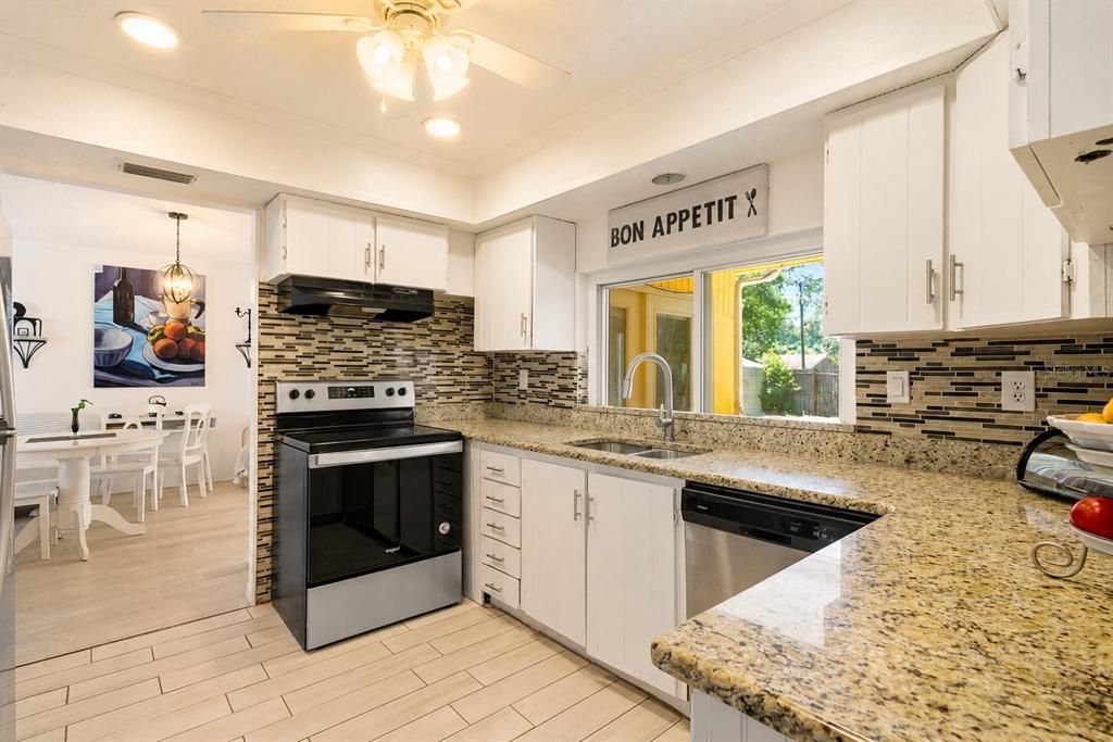 En Venta: $280,000 (4 camas, 2 baños, 1565 Pies cuadrados)