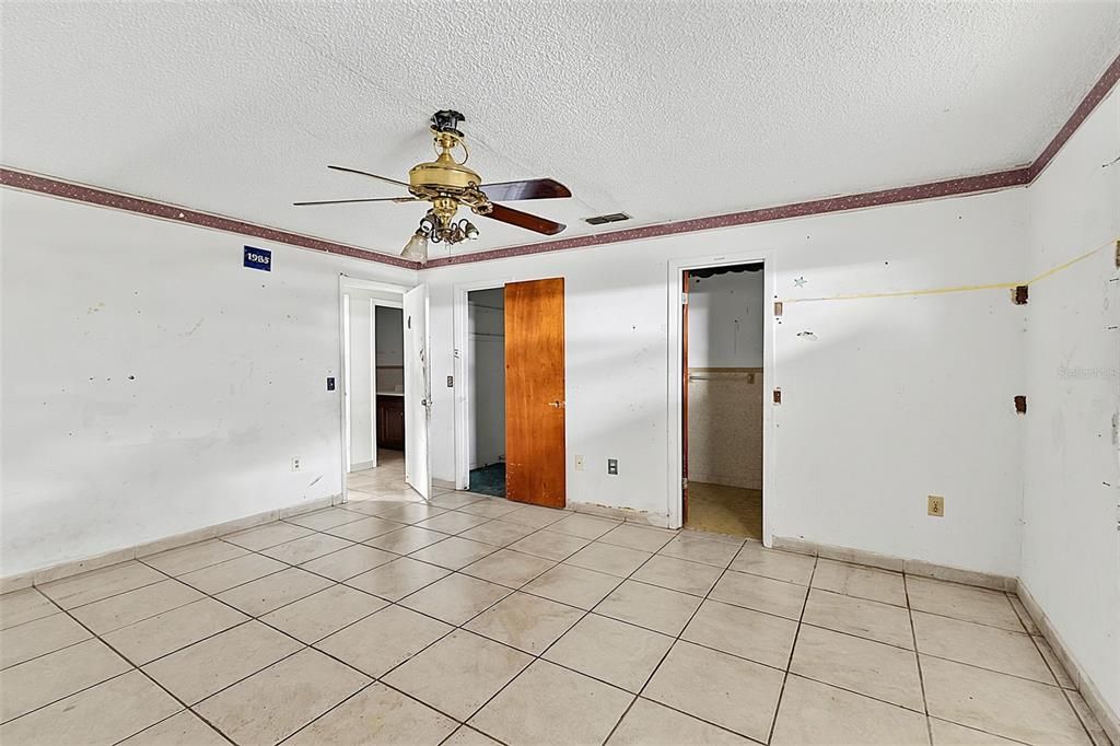 На продажу: $159,900 (2 спален, 2 ванн, 1362 Квадратных фут)