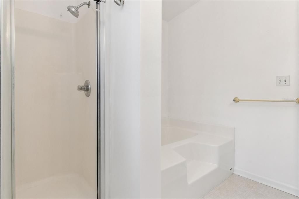For Sale: $359,000 (3 beds, 2 baths, 1661 Square Feet)