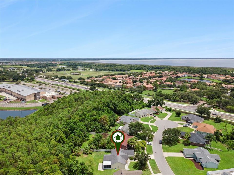 For Sale: $359,000 (3 beds, 2 baths, 1661 Square Feet)