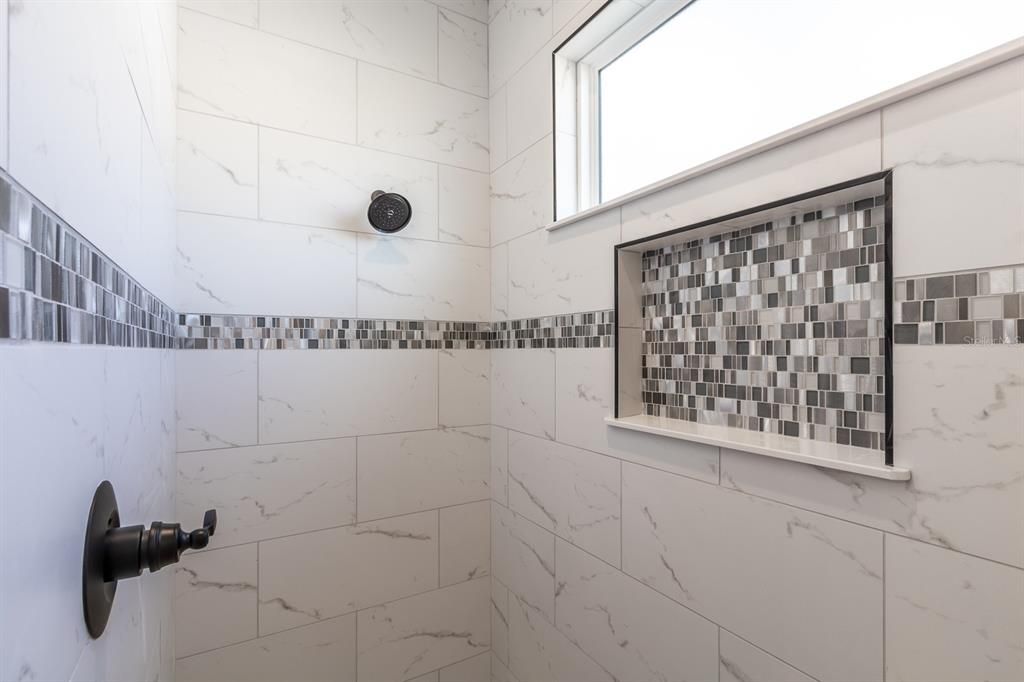 En Venta: $310,000 (3 camas, 2 baños, 1547 Pies cuadrados)