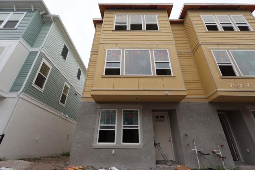 En Venta: $679,990 (3 camas, 3 baños, 1952 Pies cuadrados)