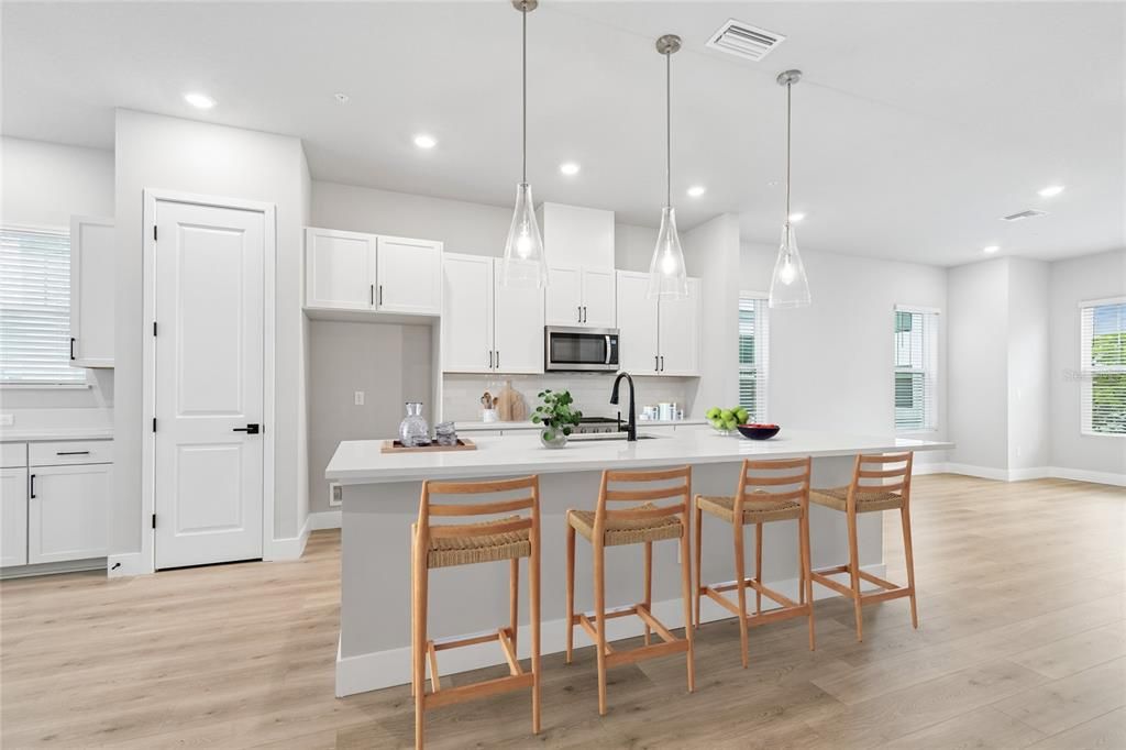 En Venta: $679,990 (3 camas, 3 baños, 1952 Pies cuadrados)