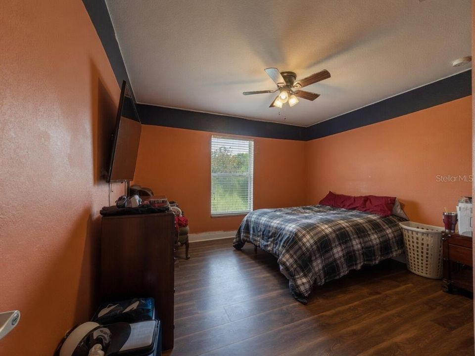 En Venta: $325,000 (4 camas, 2 baños, 1767 Pies cuadrados)
