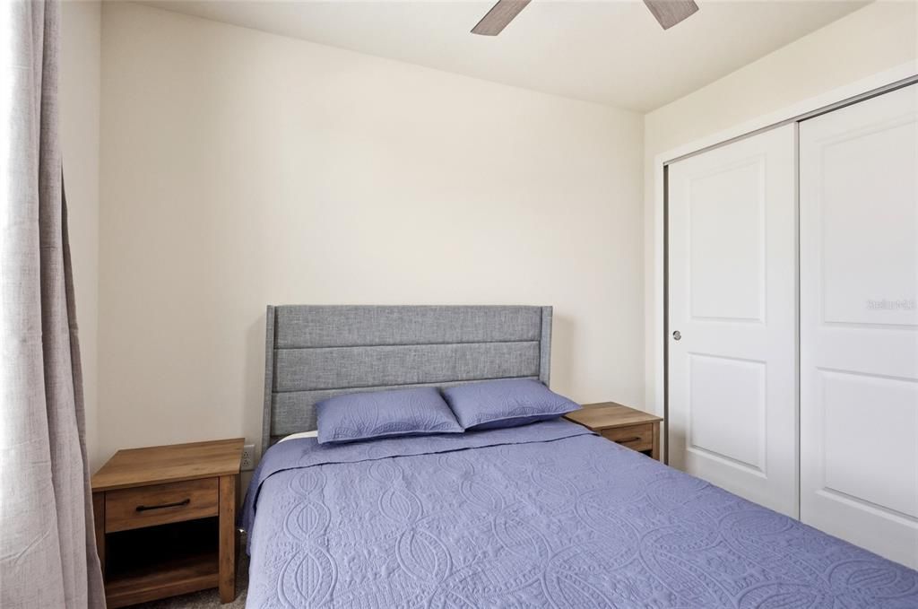 Activo con contrato: $2,900 (4 camas, 3 baños, 2219 Pies cuadrados)