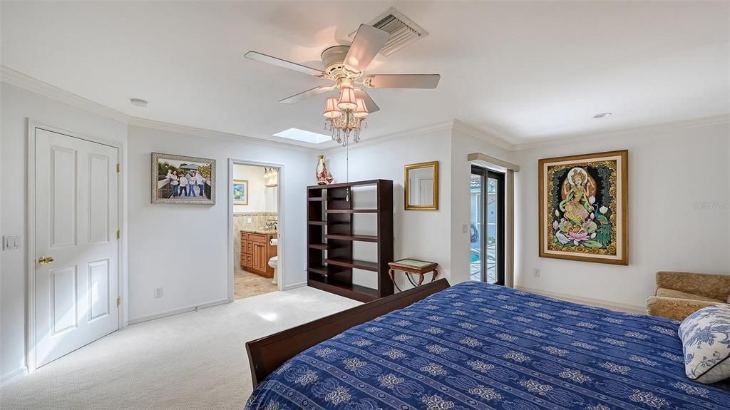 En Venta: $824,900 (4 camas, 3 baños, 3169 Pies cuadrados)