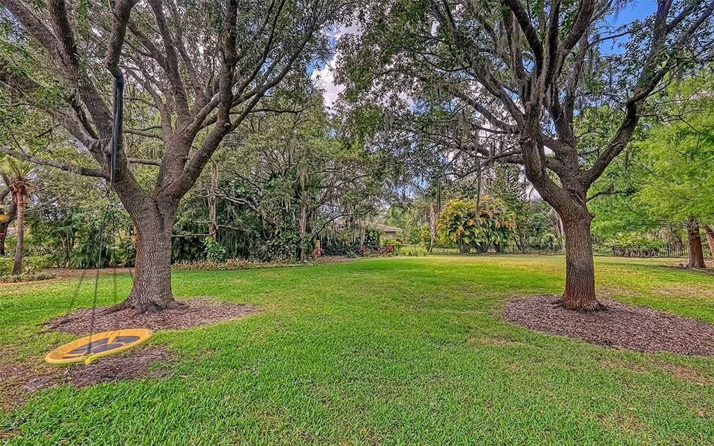 En Venta: $824,900 (4 camas, 3 baños, 3169 Pies cuadrados)