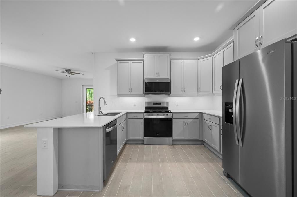 For Sale: $269,900 (2 beds, 2 baths, 1516 Square Feet)