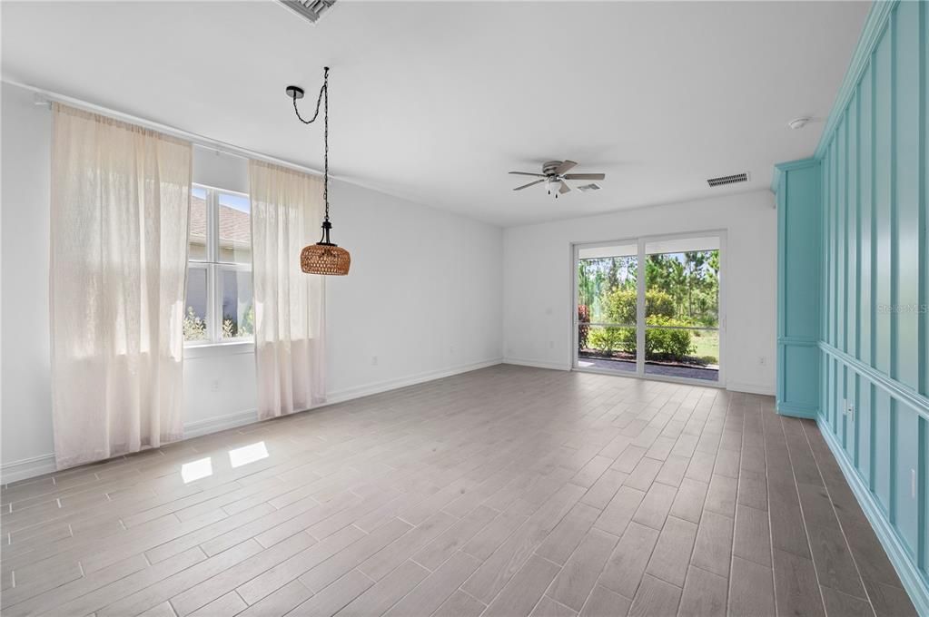 For Sale: $269,900 (2 beds, 2 baths, 1516 Square Feet)