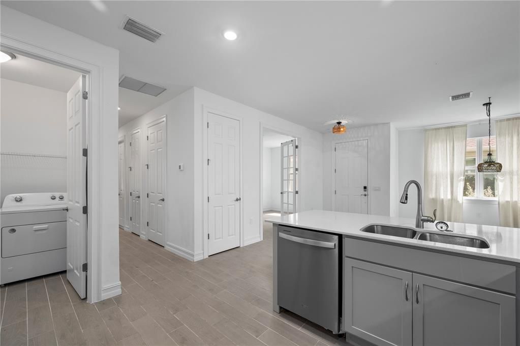 For Sale: $269,900 (2 beds, 2 baths, 1516 Square Feet)