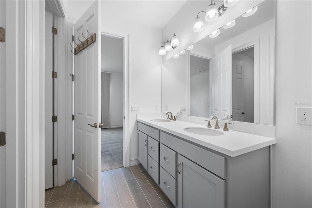 For Sale: $269,900 (2 beds, 2 baths, 1516 Square Feet)