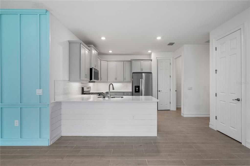 For Sale: $269,900 (2 beds, 2 baths, 1516 Square Feet)