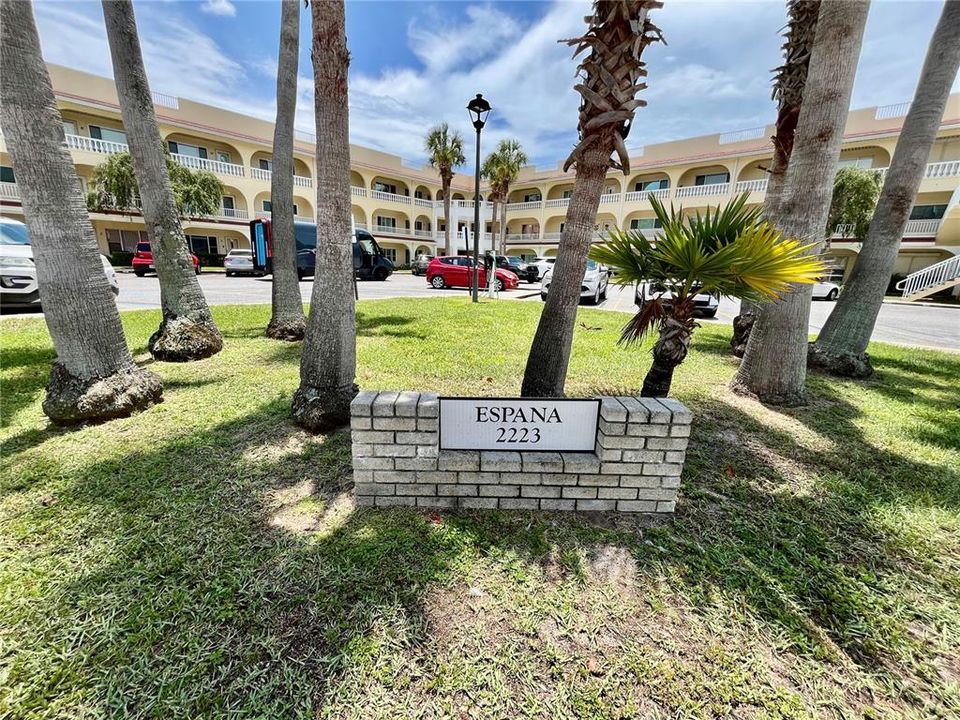 For Sale: $189,900 (2 beds, 2 baths, 1130 Square Feet)