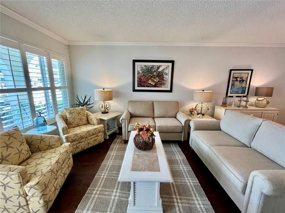 For Sale: $189,900 (2 beds, 2 baths, 1130 Square Feet)