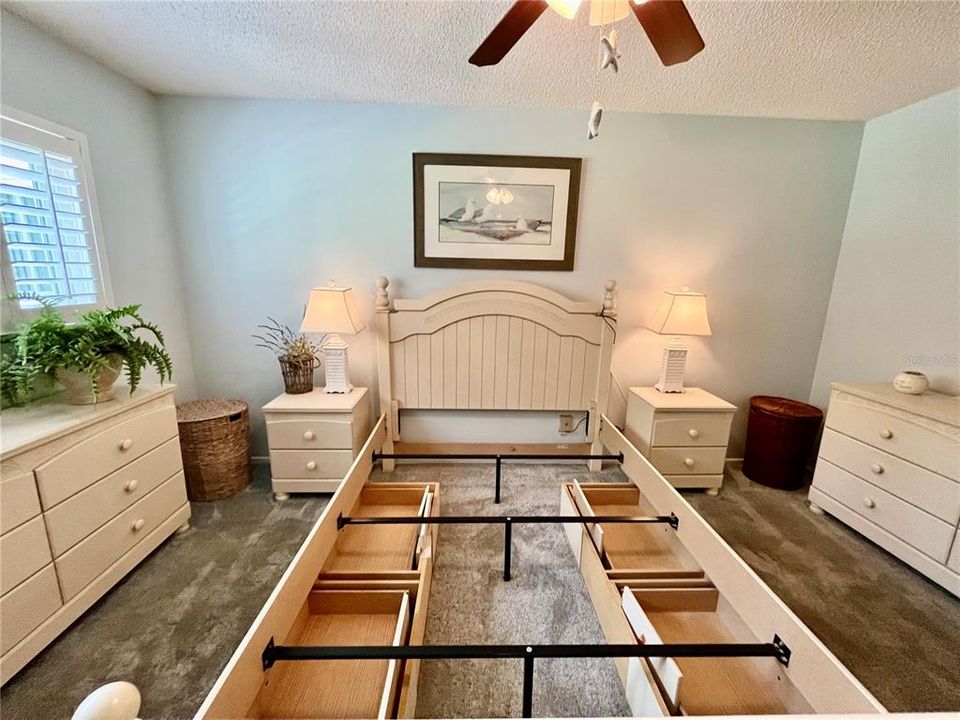 For Sale: $189,900 (2 beds, 2 baths, 1130 Square Feet)