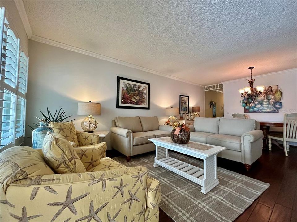 For Sale: $189,900 (2 beds, 2 baths, 1130 Square Feet)