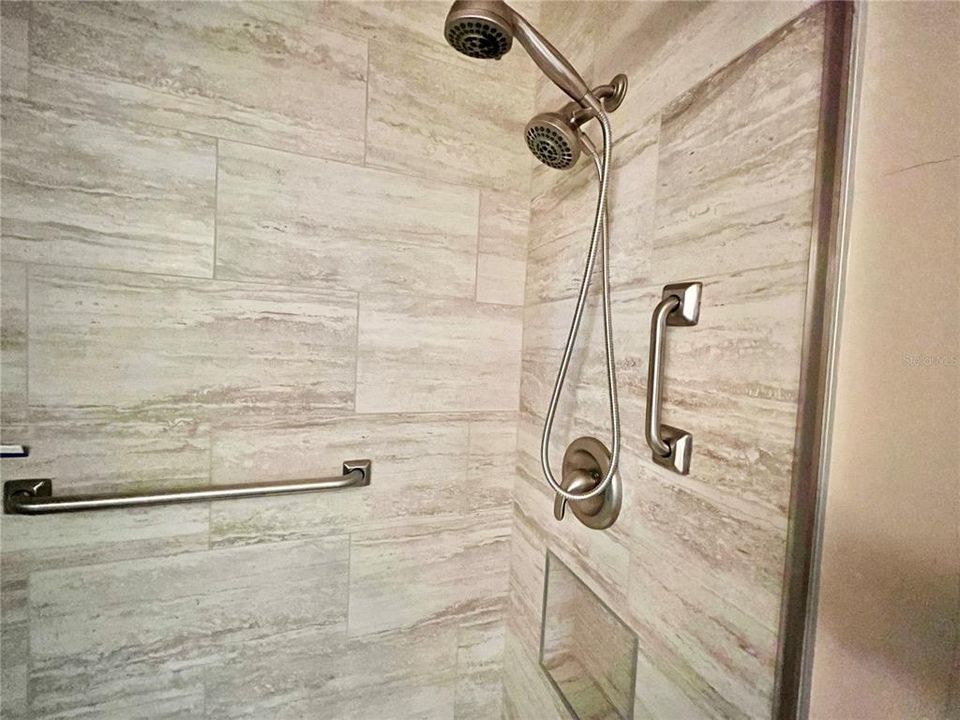 For Sale: $189,900 (2 beds, 2 baths, 1130 Square Feet)