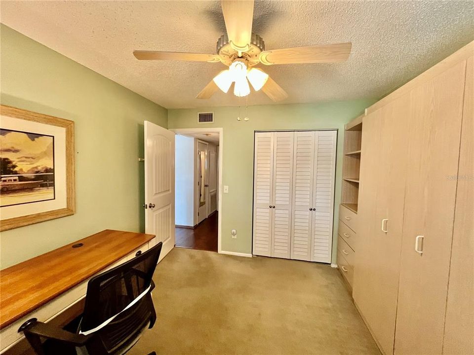 For Sale: $189,900 (2 beds, 2 baths, 1130 Square Feet)