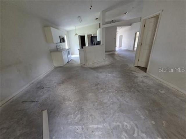 На продажу: $283,000 (4 спален, 2 ванн, 1902 Квадратных фут)