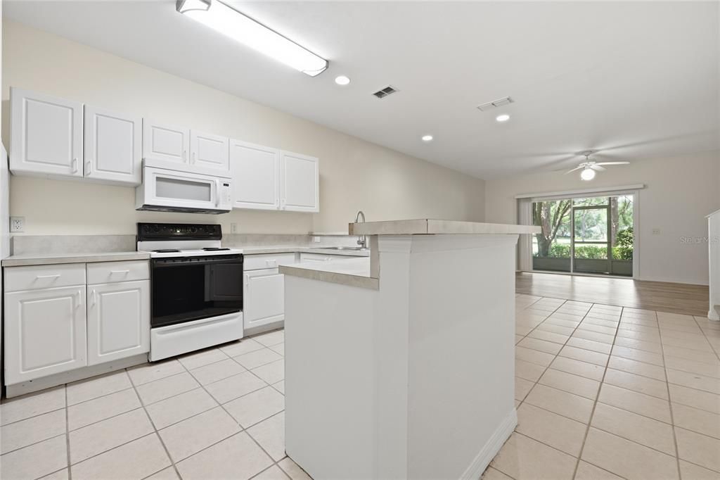 En Venta: $199,900 (2 camas, 2 baños, 1465 Pies cuadrados)