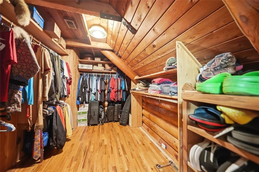 На продажу: $799,000 (2 спален, 2 ванн, 2130 Квадратных фут)